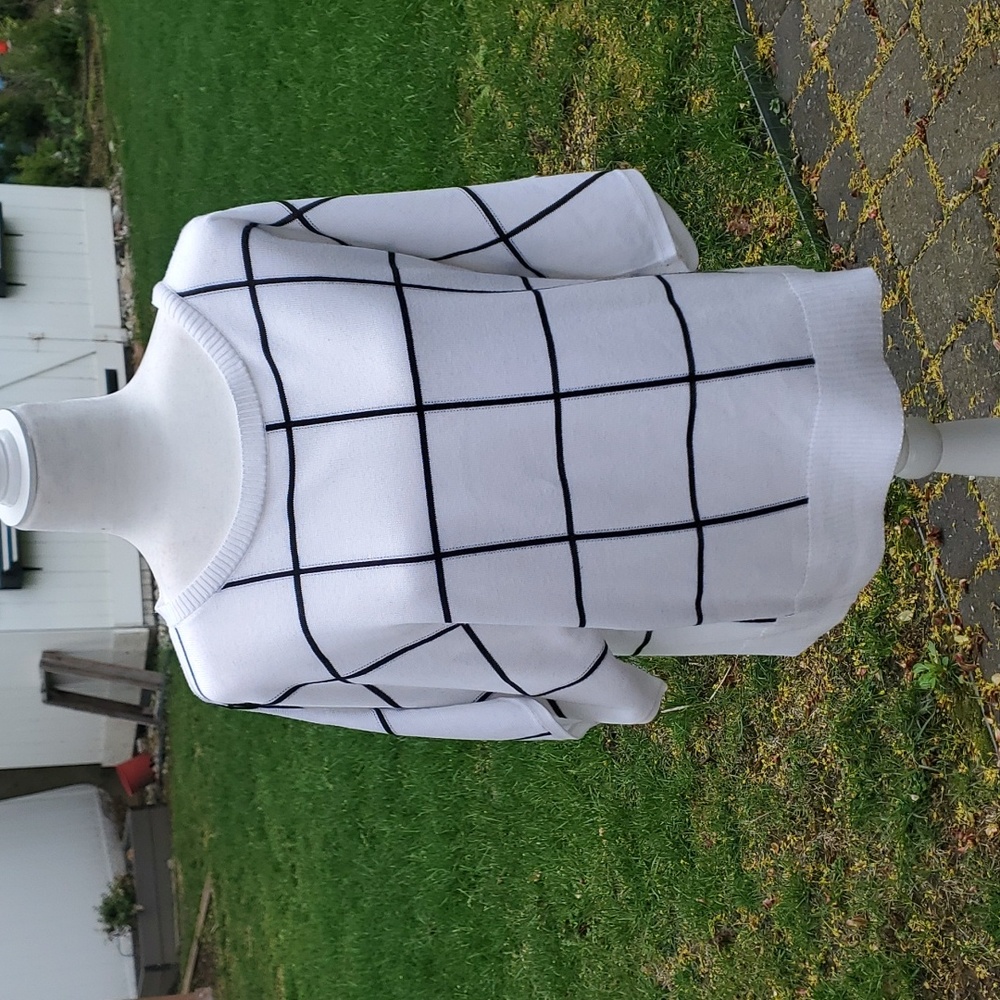 Black Friday Sale:New York & Company Geometric Shirt with Dolman Sleeves, Medium